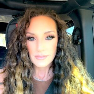 Meet your Posher, Nikki